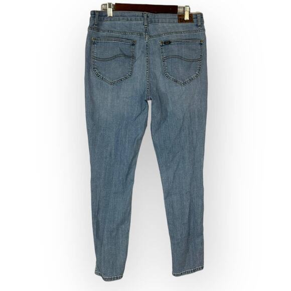 Lee Women's Slim Fit Skinny Leg Midrise Jean Women's 14 Light Wash - Picture 4 of 8